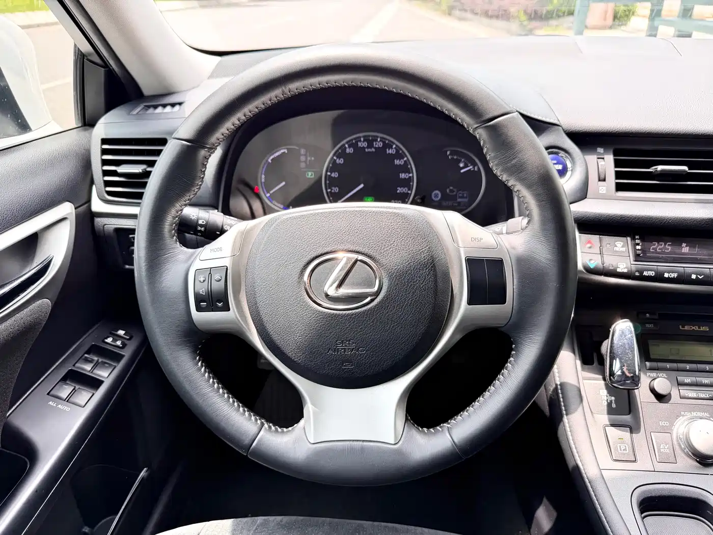 Фото 11 - Lexus CT