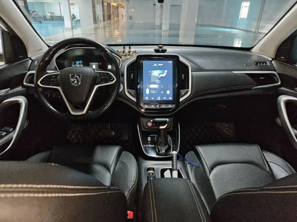 Baojun 530 2020 2021 Global Vehicle Anniversary Edition 1.5T CVT Premium Connected 7-seater