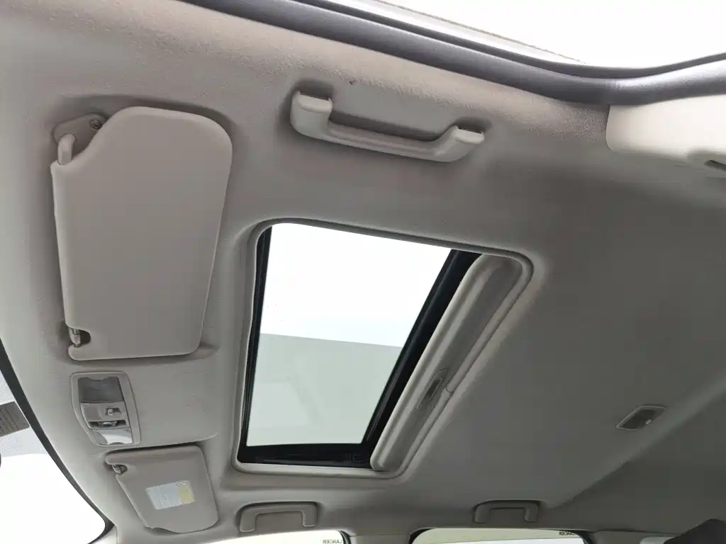 Mitsubishi Outlander (Import) 2015 2014 2.4L 4WD Luxury Value Edition 5-seater