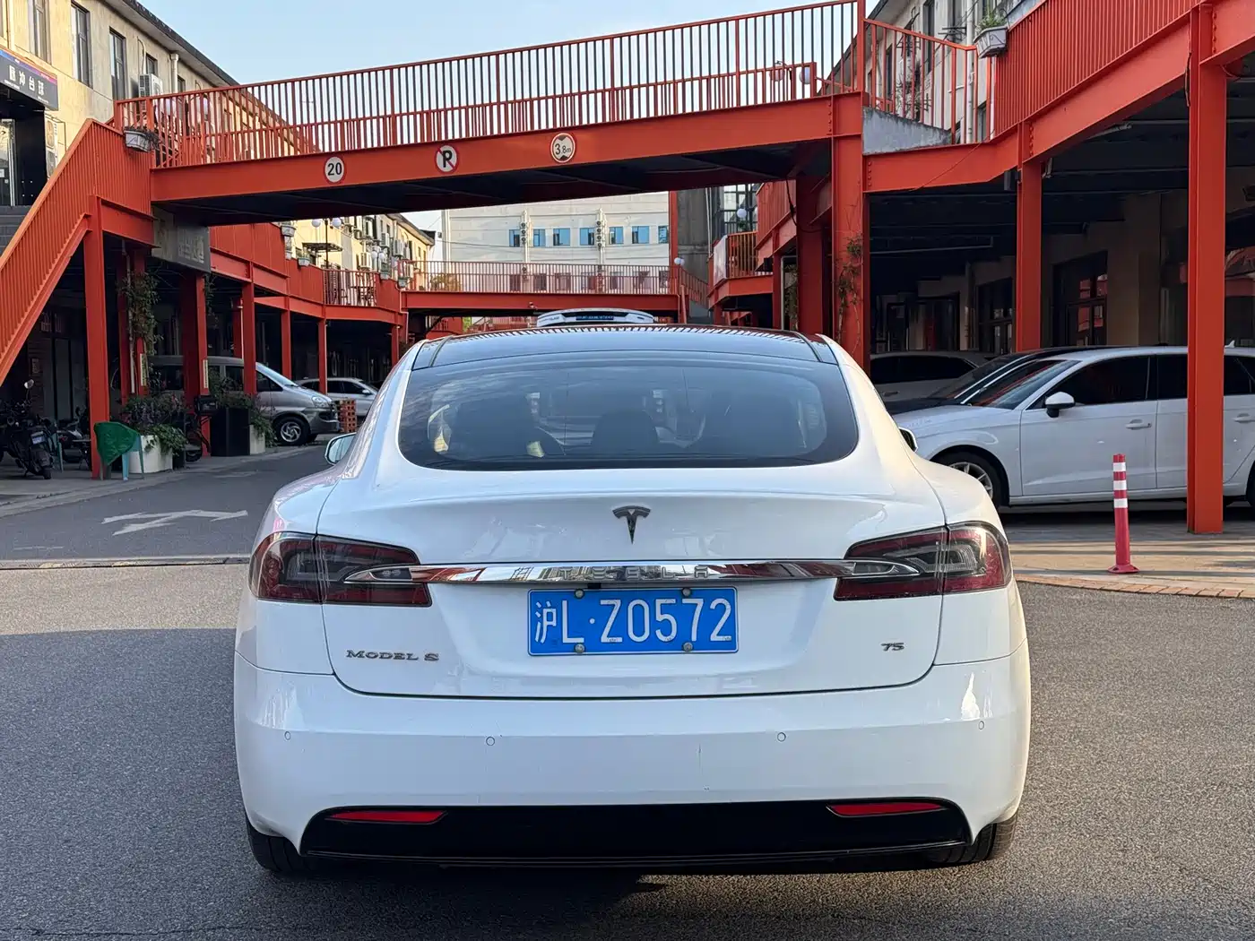 TESLA MODEL S