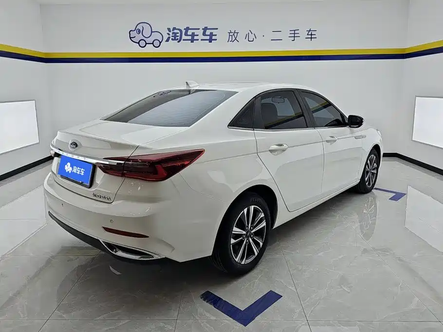Ford Escort 2022 2021 1.5L Automatic Diamond Edition