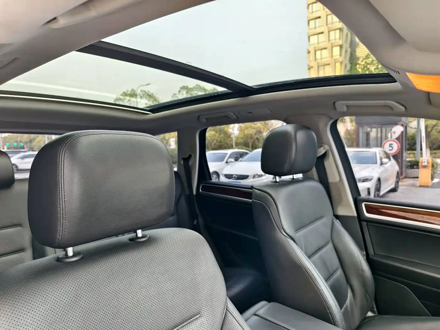 Volkswagen Touareg 2012 2011 3.0TSI Comfort