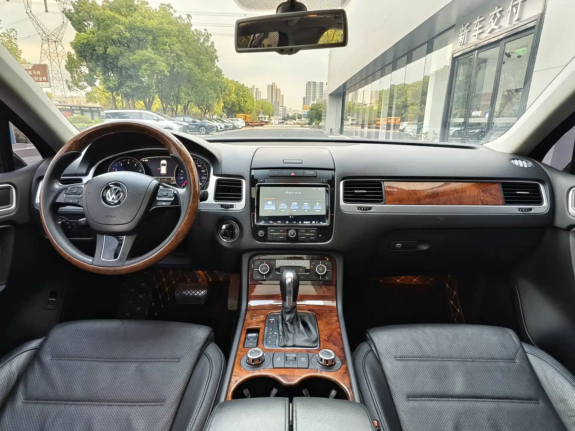 Фото 16 - Volkswagen Touareg