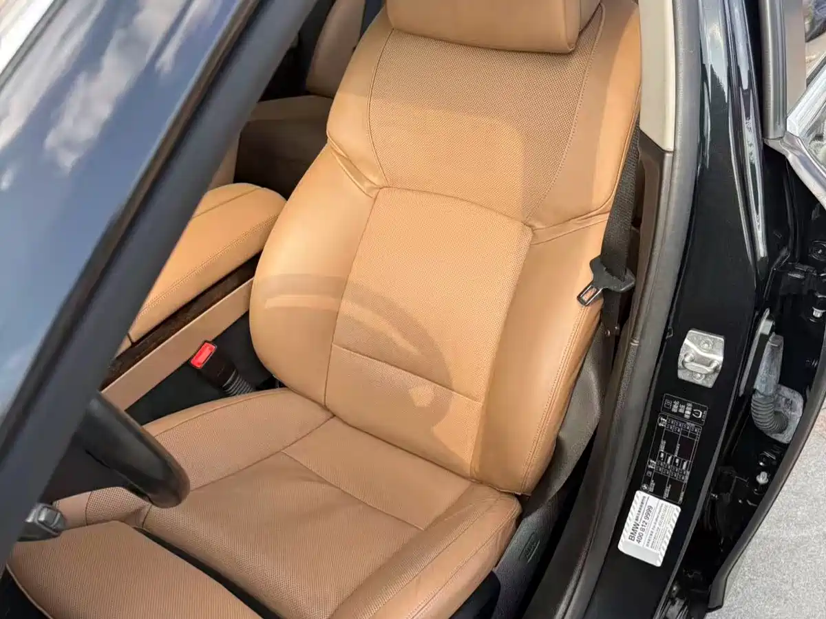 BMW 7 Series 2010 760Li фото 28