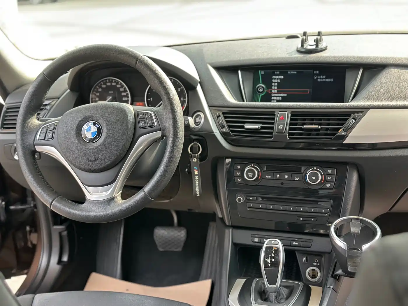 BMW X1 2014 sDrive18i Leading Edition фото 25