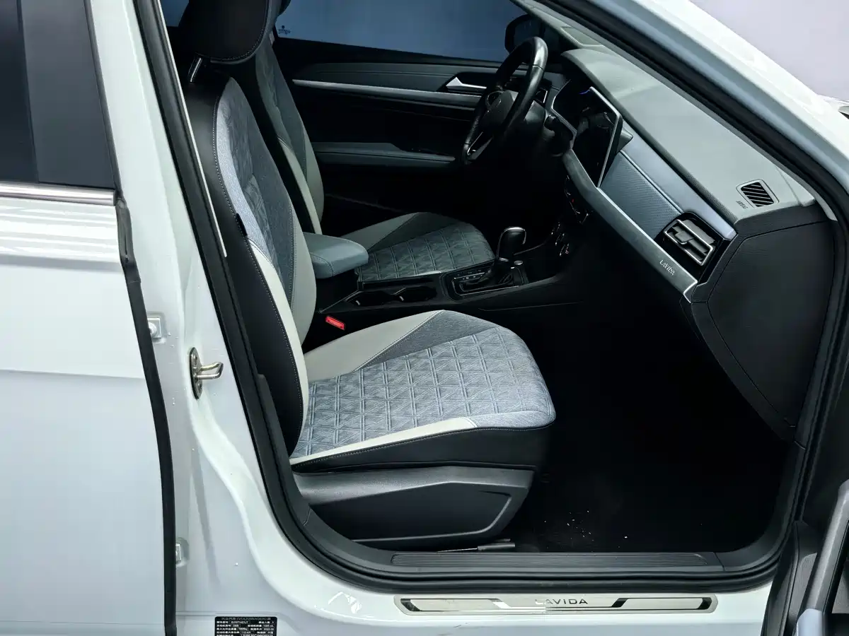 Volkswagen Lavida 2022 280TSI DSG Comfort Edition фото 16