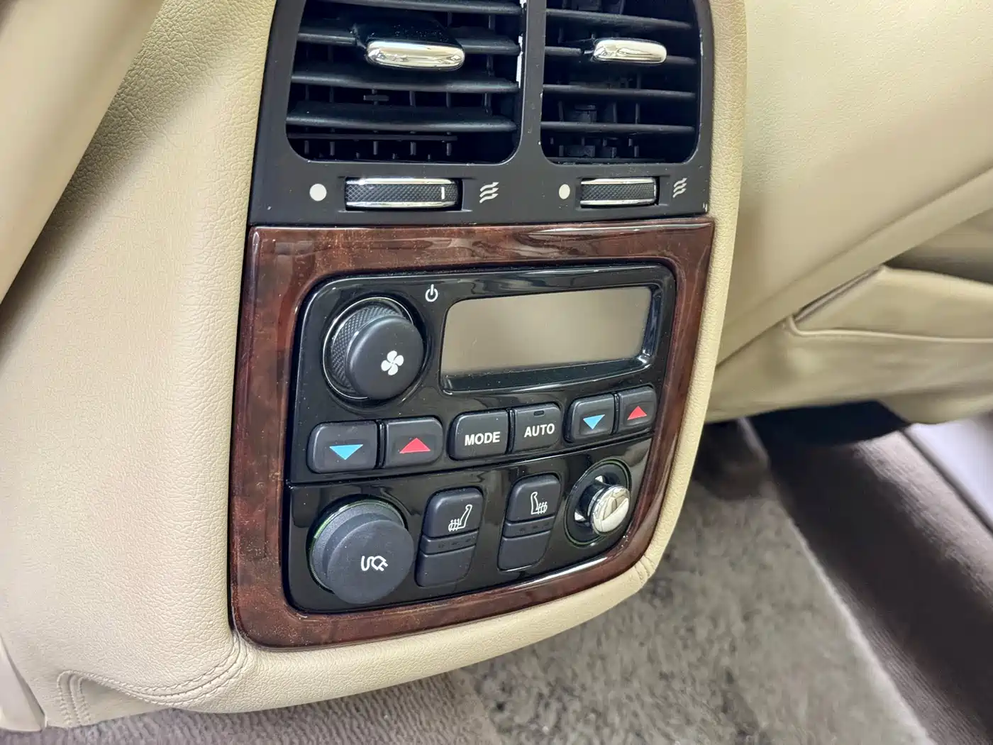 Jaguar XJ 2007 Model XJ6L 3.0 Royal Long Wheelbase фото 11