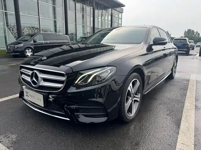 Mercedes-Benz E-Class 2019 E 200 L Sport — фото 1