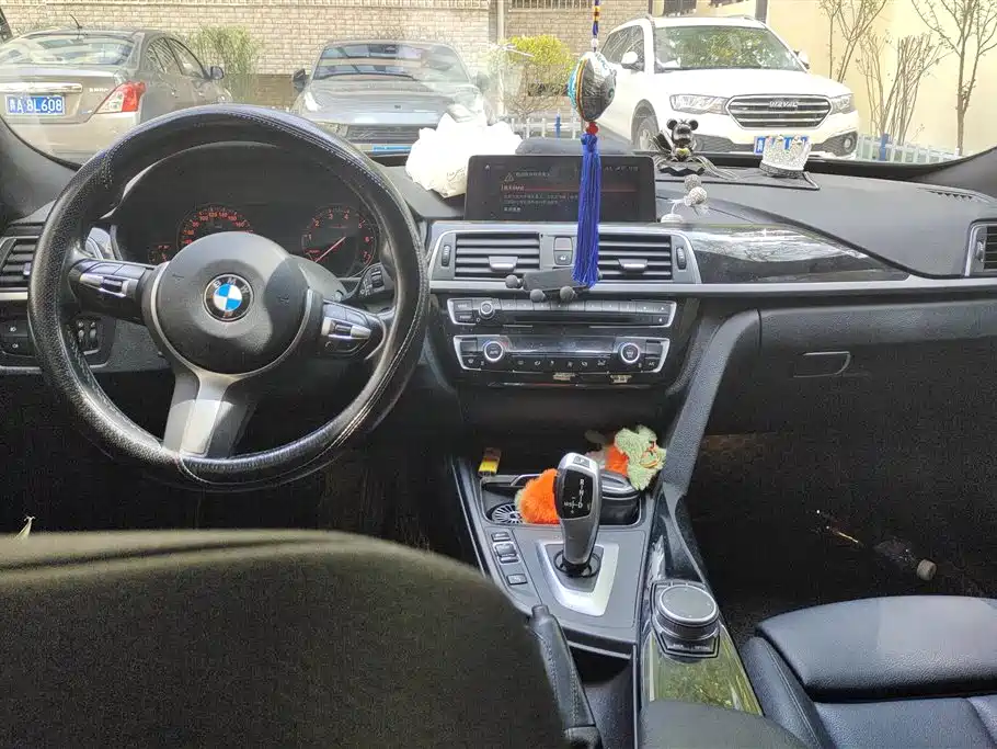 BMW 3 Series GT 2020 320i M Sport Package фото 12