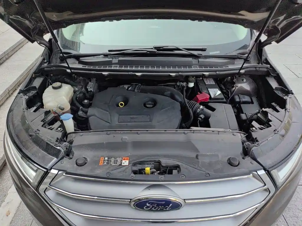 Фото 16 - Ford Edge