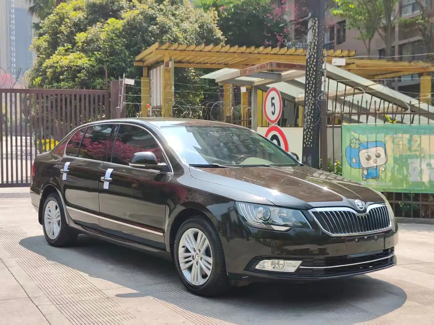 Škoda Superb 2013 2.0TSI DSG Executive Edition фото 3
