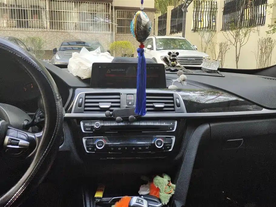 BMW 3 Series GT 2020 320i M Sport Package фото 13