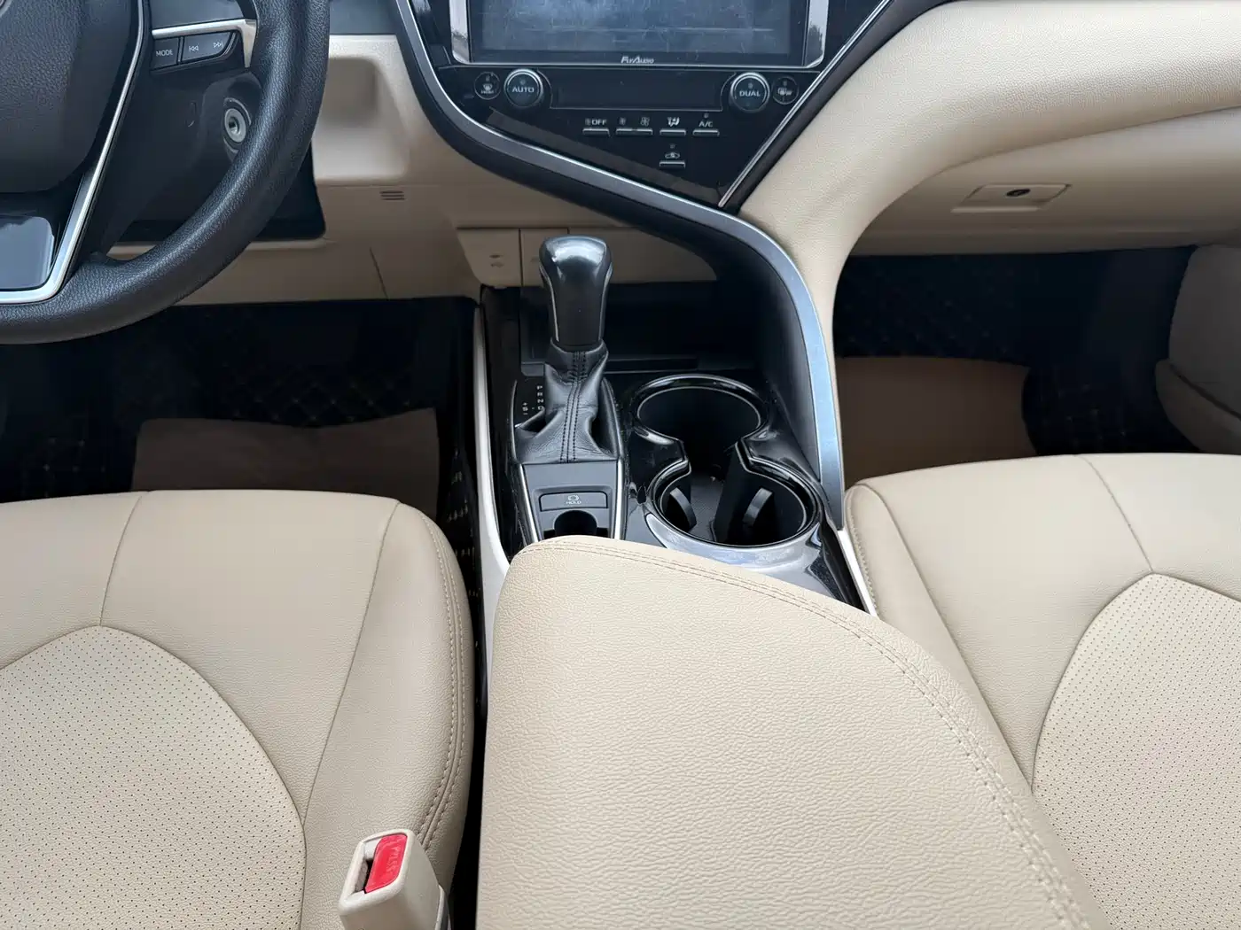 Toyota Camry 2018 2.0E Elite Edition фото 13