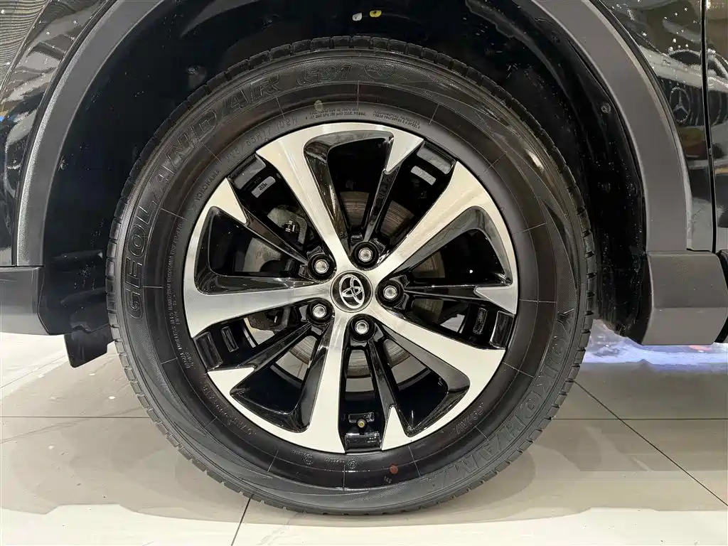Toyota RAV4 Rongfang 2016 2.0L CVT 2WD Smart (China V) фото 9