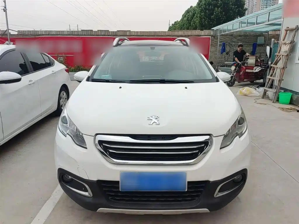 Peugeot 2008 2014 1.6L Automatic Fashion Edition фото 3