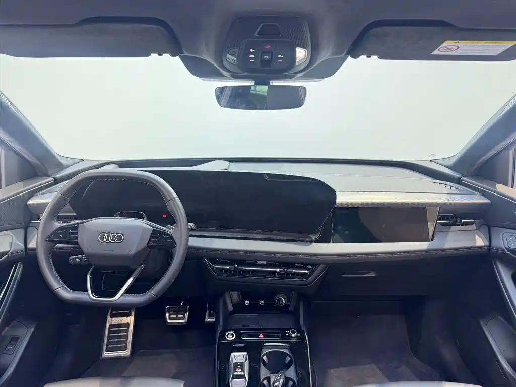 AUDI Q6L E TRON