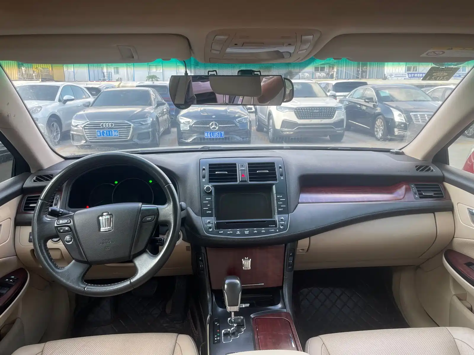صورة 4 - Toyota Crown