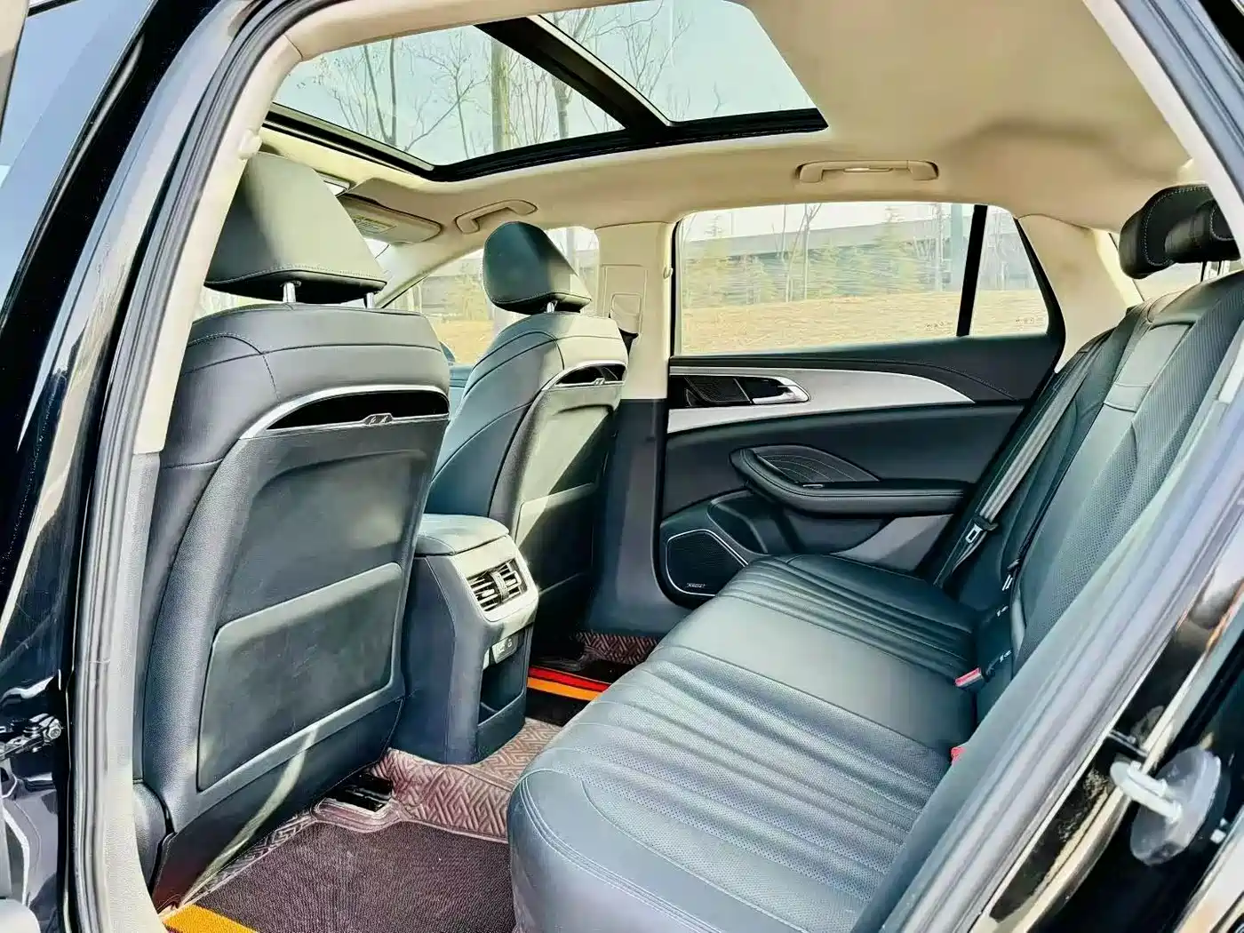 Hongqi H5 2023 2.0T Auto Smart Connect Flag Comfort фото 6