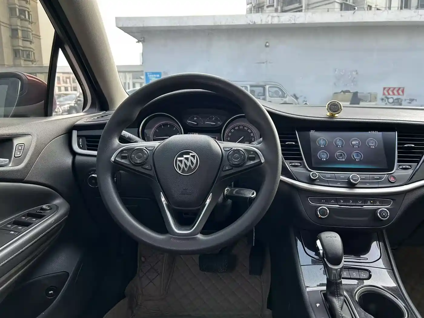 Buick Verano 2017 Sedan 20T DCT Leading фото 15