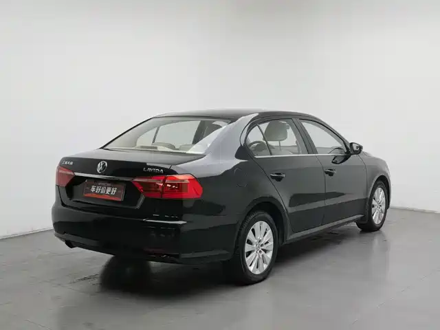 Volkswagen Lavida 2013 Facelift Classic 1.6L Automatic Comfort — фото 2
