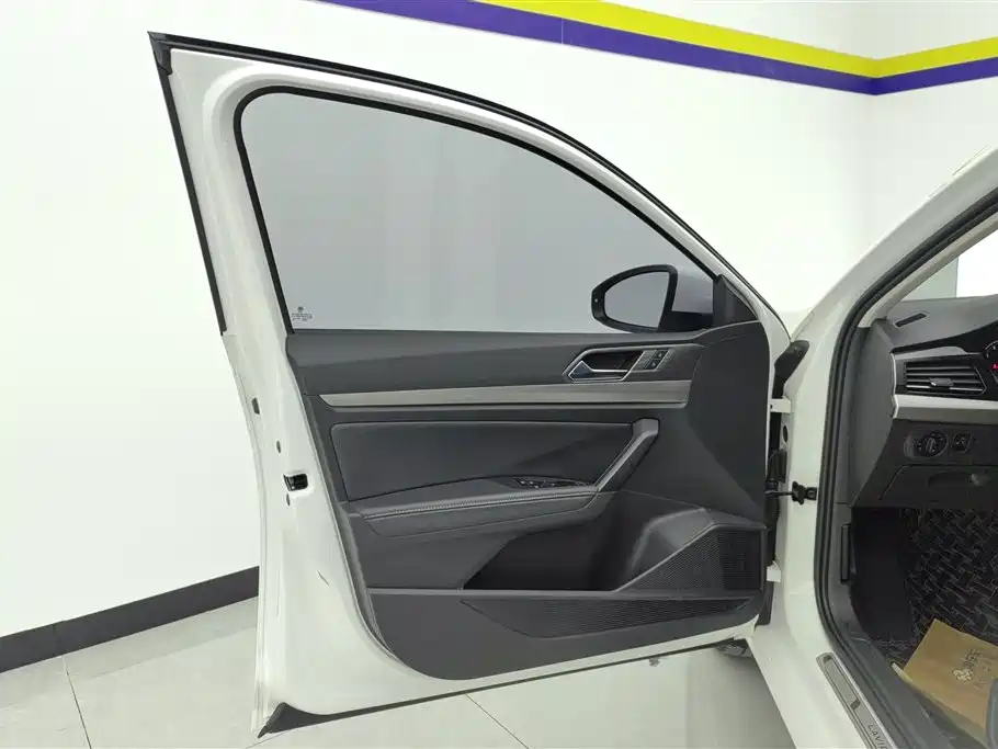 Volkswagen Lavida 2021 1.5L Auto Comfort Edition фото 7