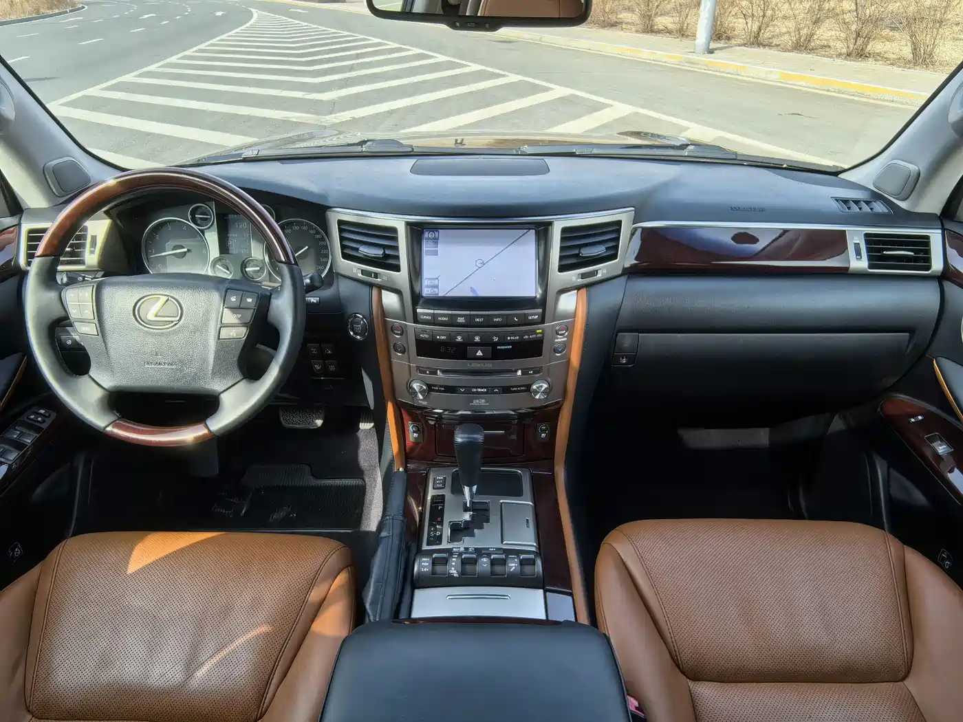 Lexus LX 2013 570 фото 7