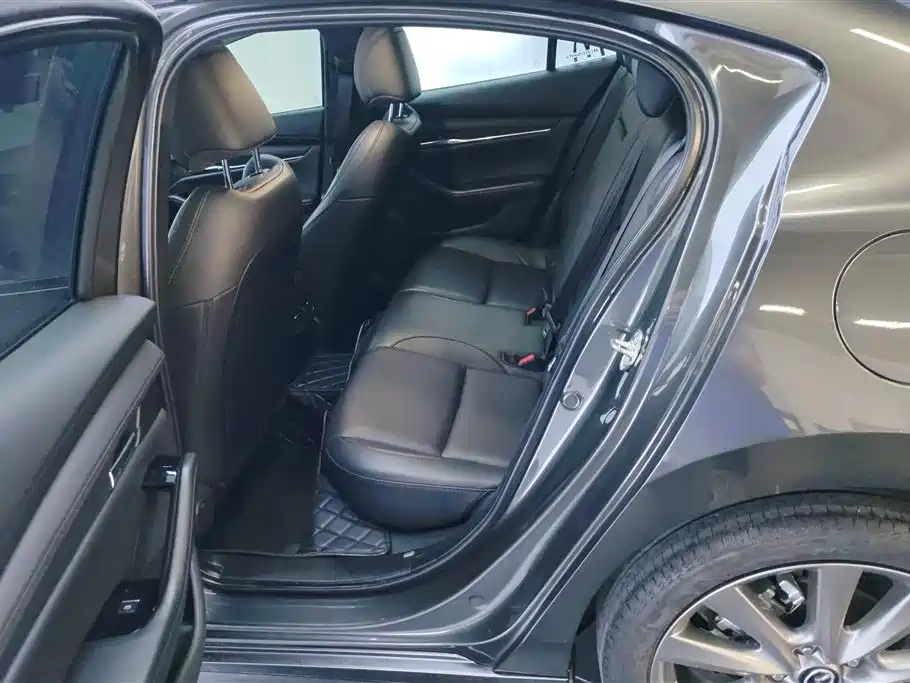 MAZDA 3 ANGKESAILA