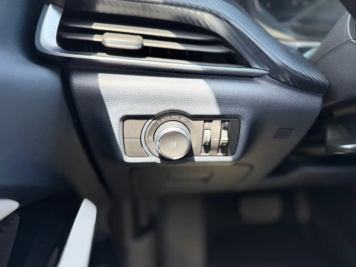 Buick Velite 6 2019 Connected Smart Edition фото 29