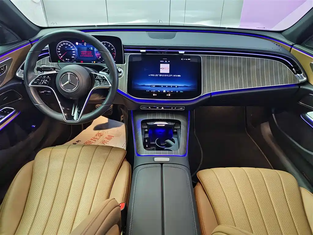 Mercedes-Benz E-Class 2024 E 300 L Fashion фото 12