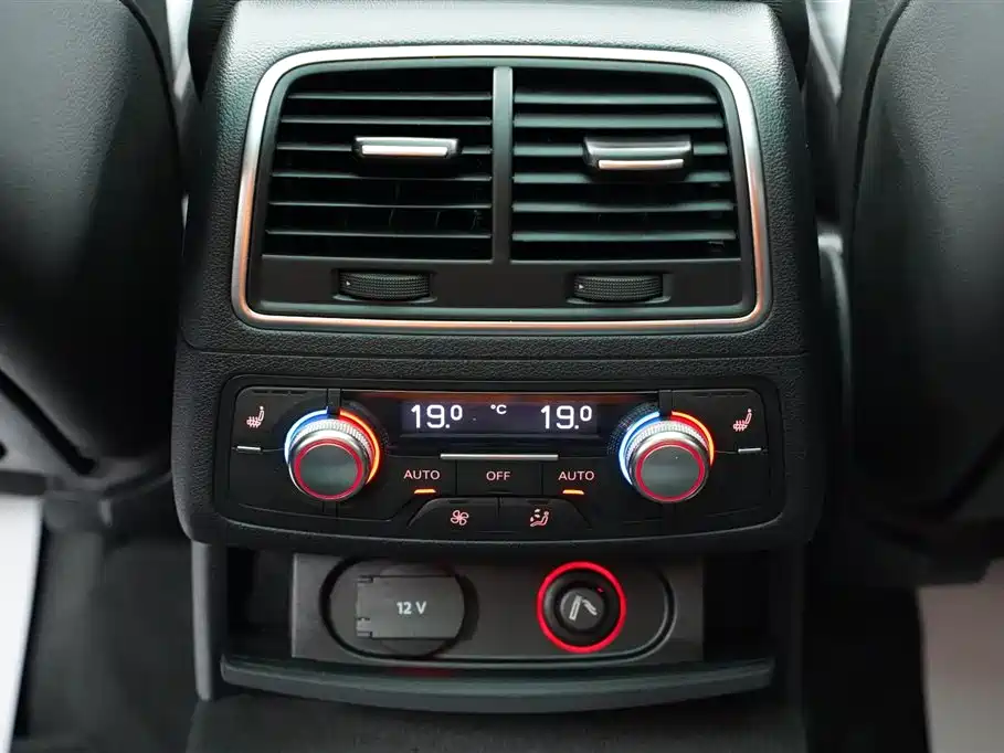 Audi A6L 2012 30 FSI Luxury фото 19