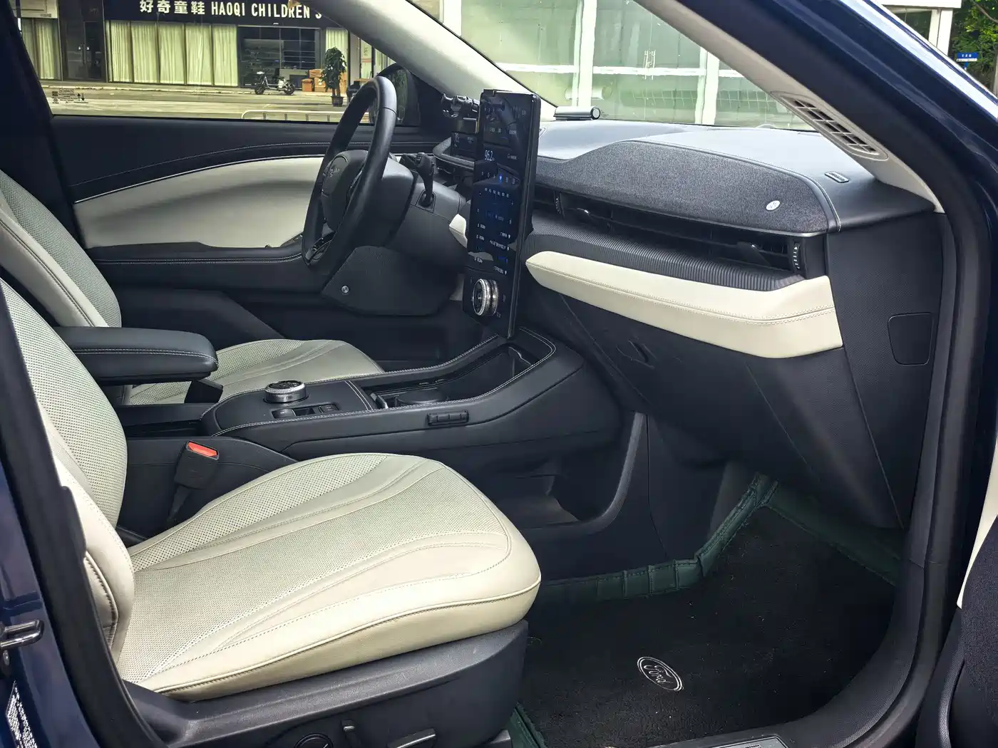 Ford Mustang Mach-E 2022 2021 Boundless RWD Luxury (Long Range)