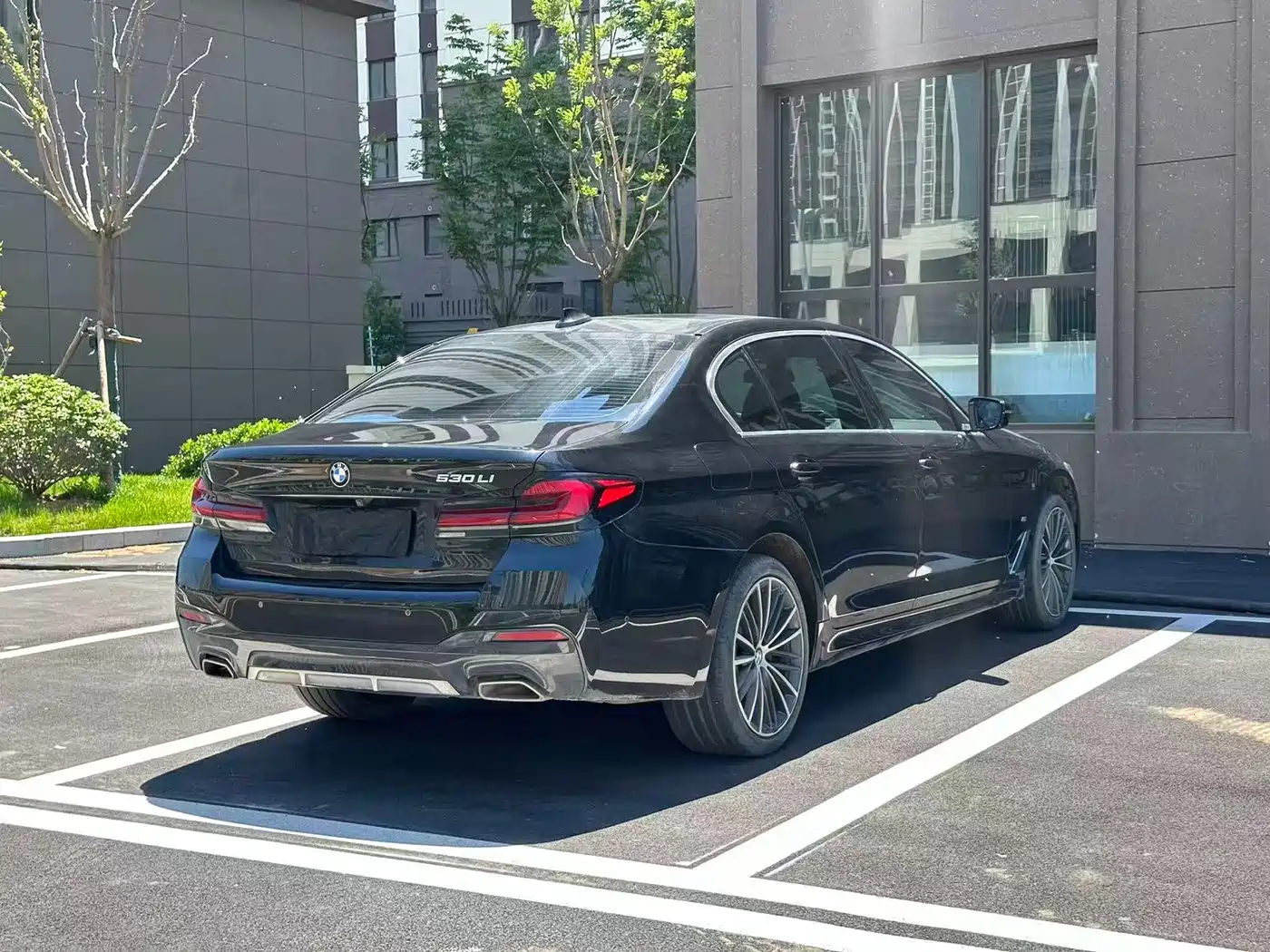 BMW 5-SERIES