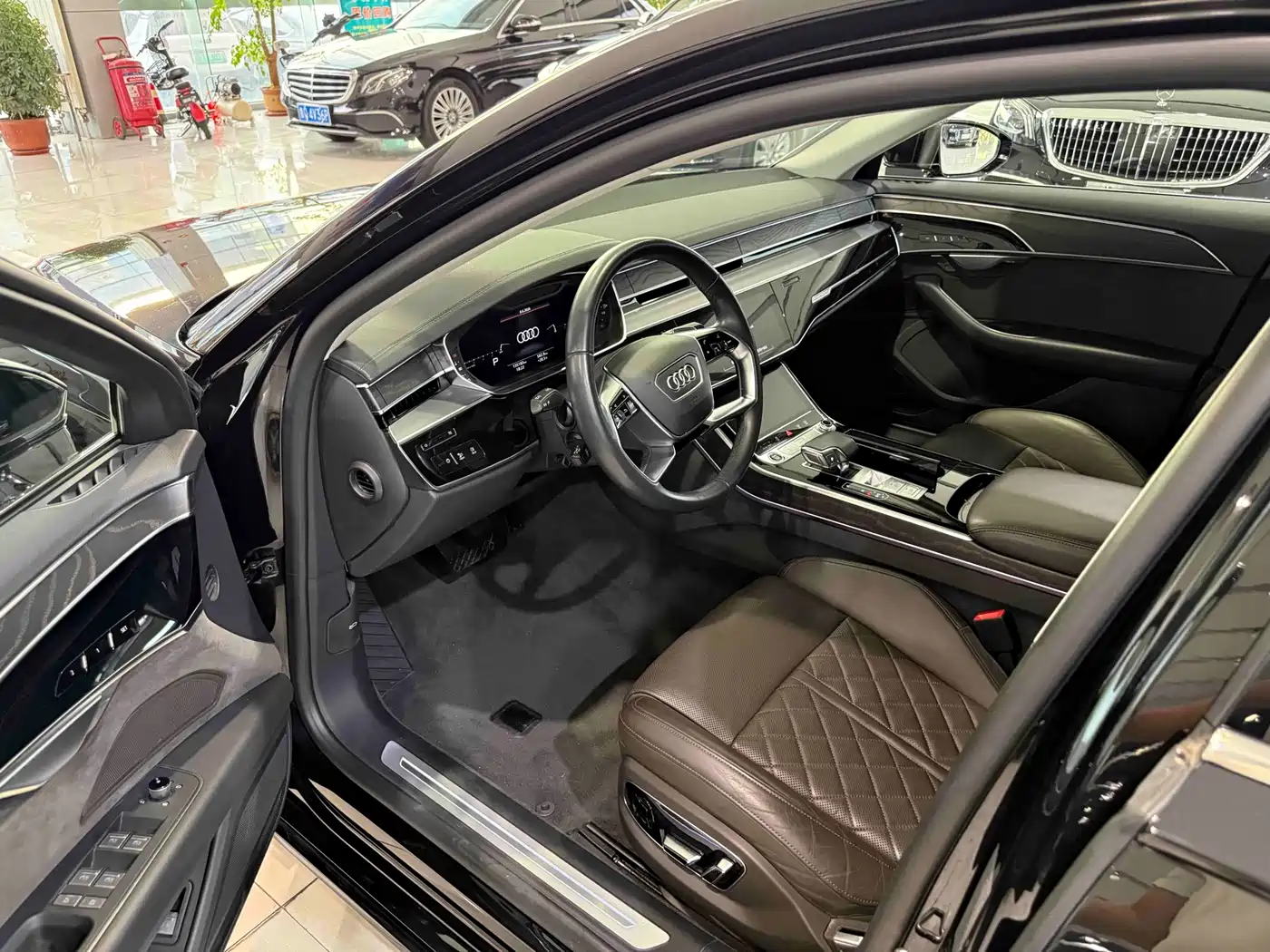 AUDI A8