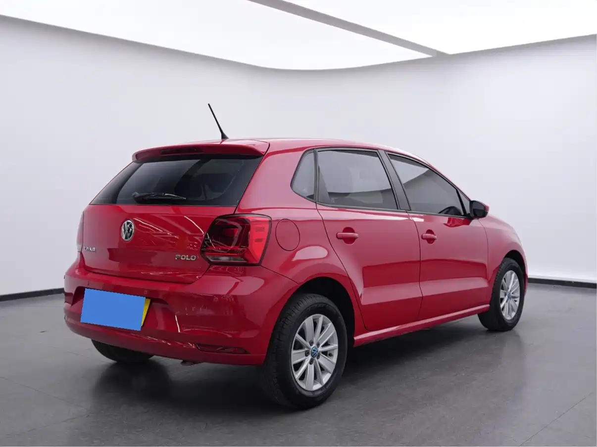 Volkswagen Polo 2016 1.4L Automatic Trend фото 4