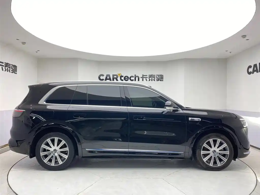AITO Wenjie AITO M8 2025 Model Extended Range Max+ Edition 53.4kWh 6-Seater фото 4