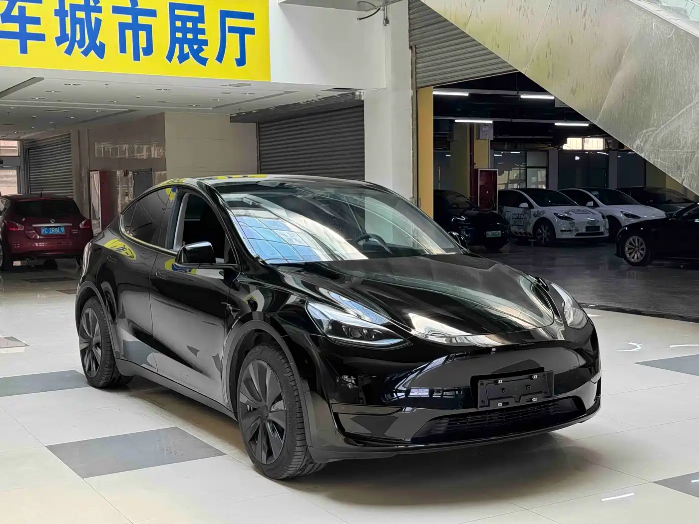 TESLA MODEL Y