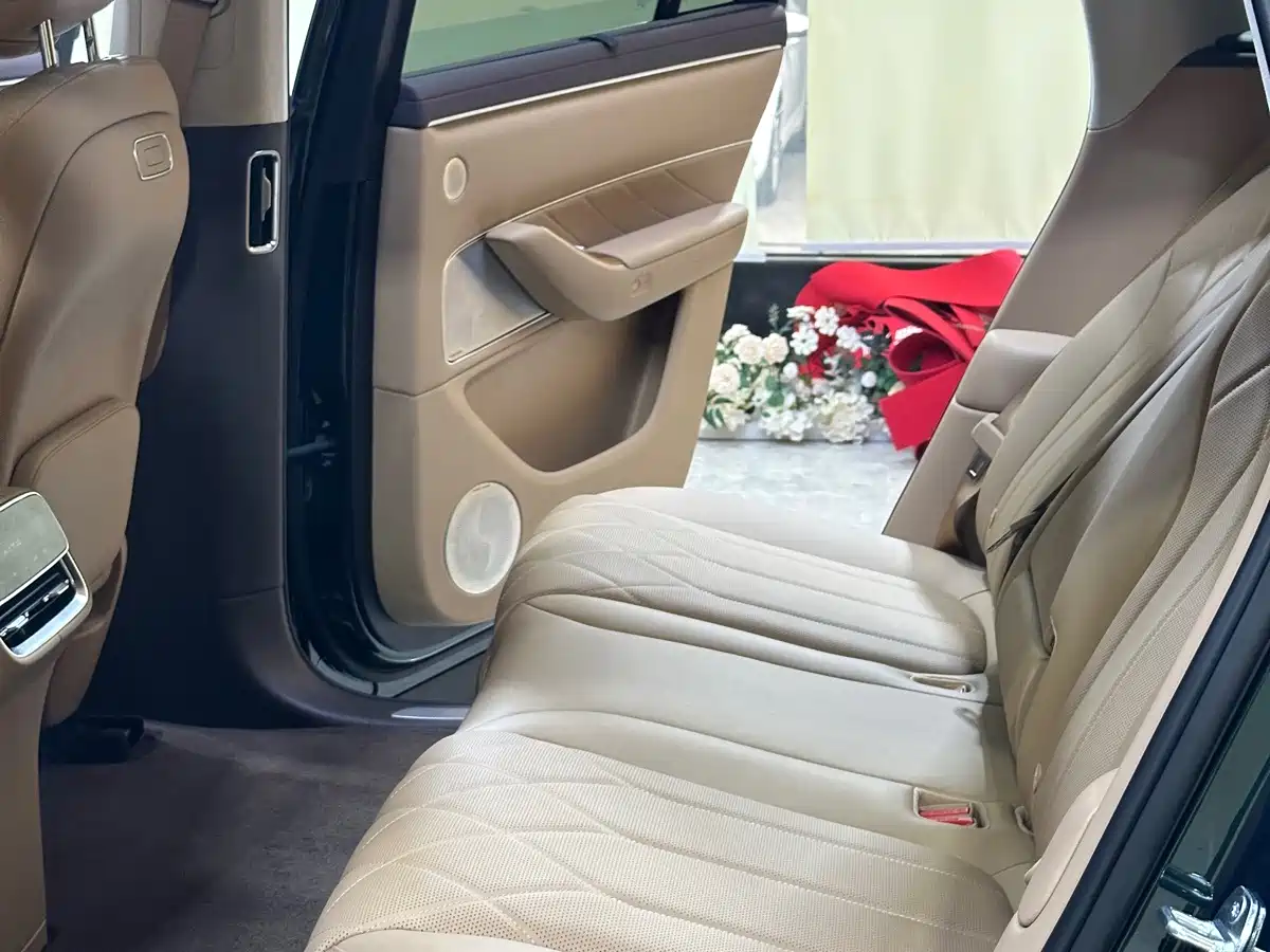 Aito AITO M8 2026 2025 Model Extended Range Ultra Edition 53.4kWh 5-Seater