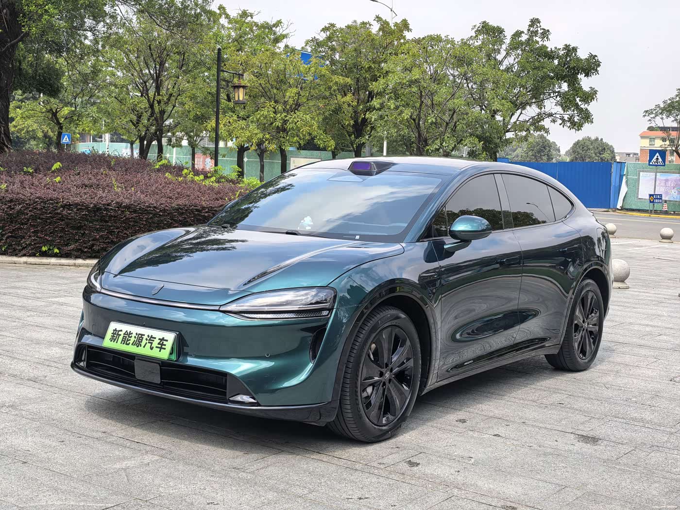 Zhijie Luxeed R7