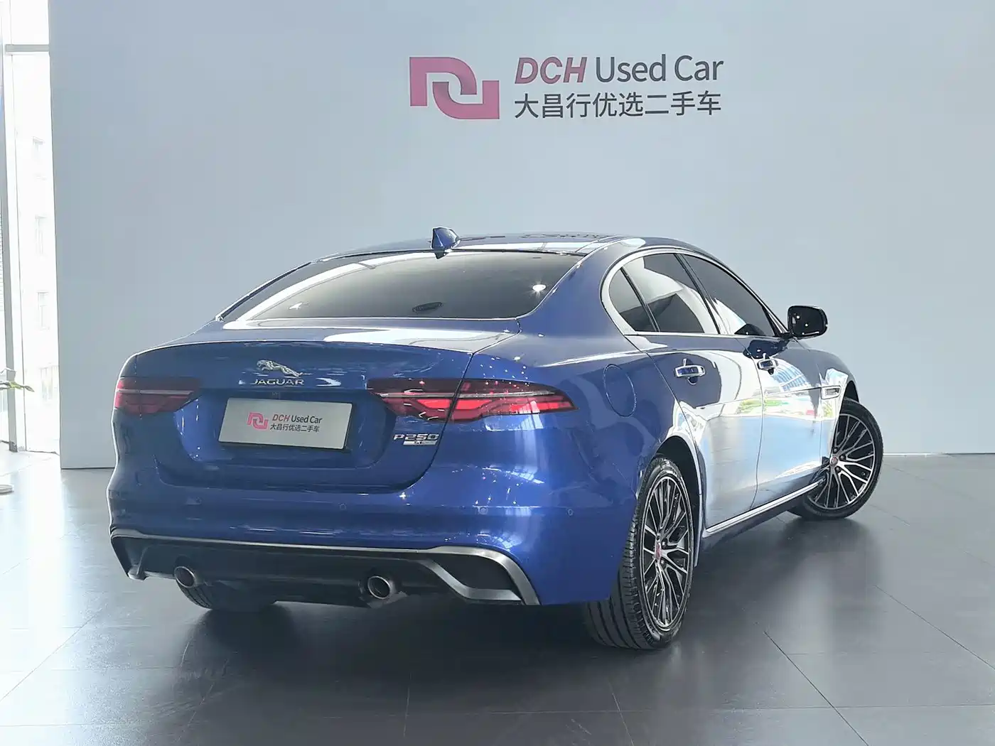 Фото 4 - Jaguar XEL