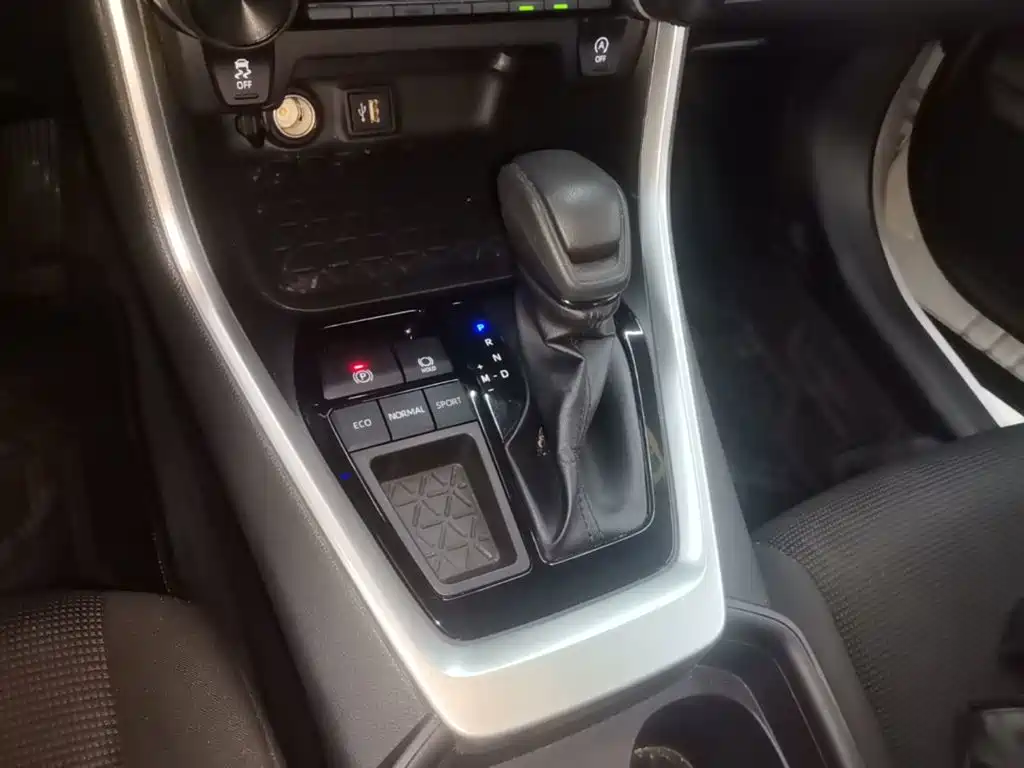 Photo 14 - Toyota RAV4
