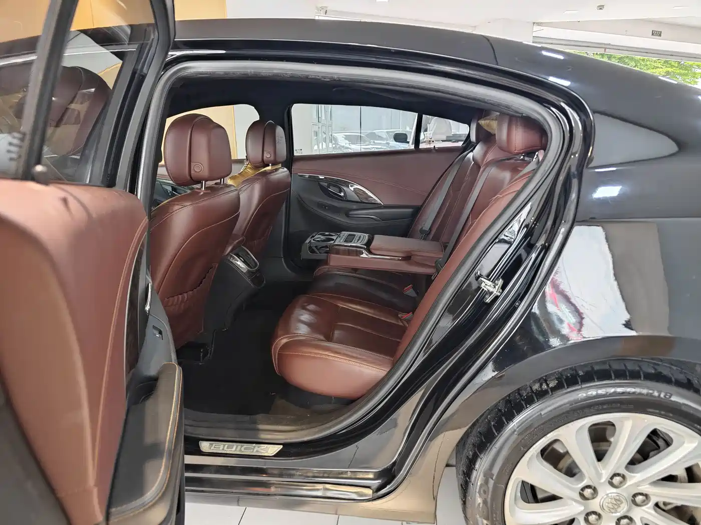 Фото 22 - Buick LaCrosse