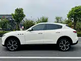 Photo 16 - Maserati Levante