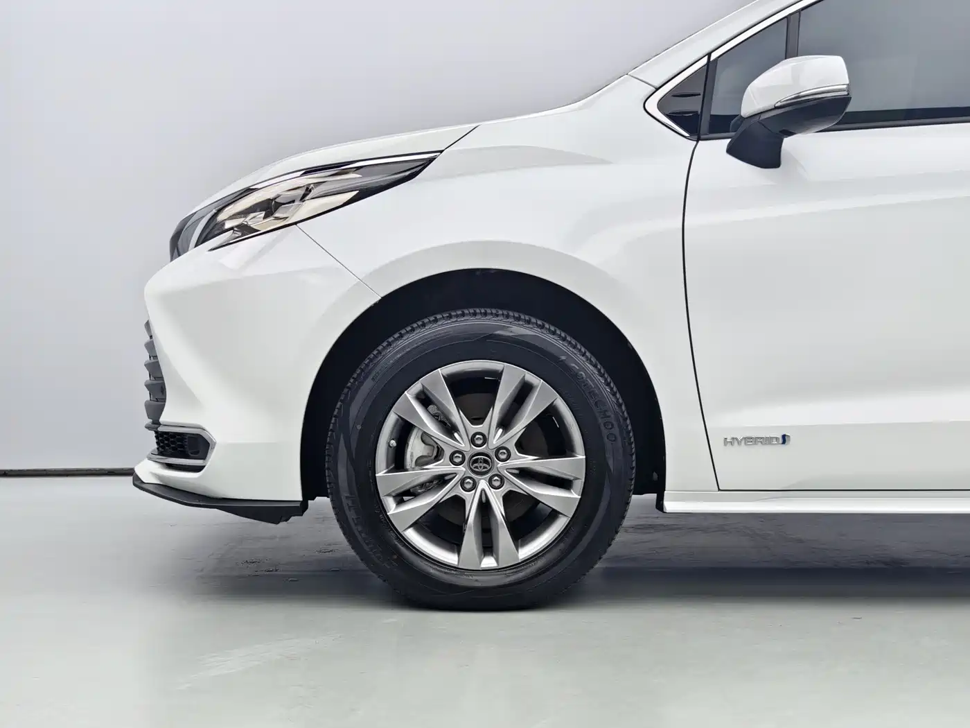 Toyota Sienna 2023 2.5L Hybrid Comfort Edition фото 6