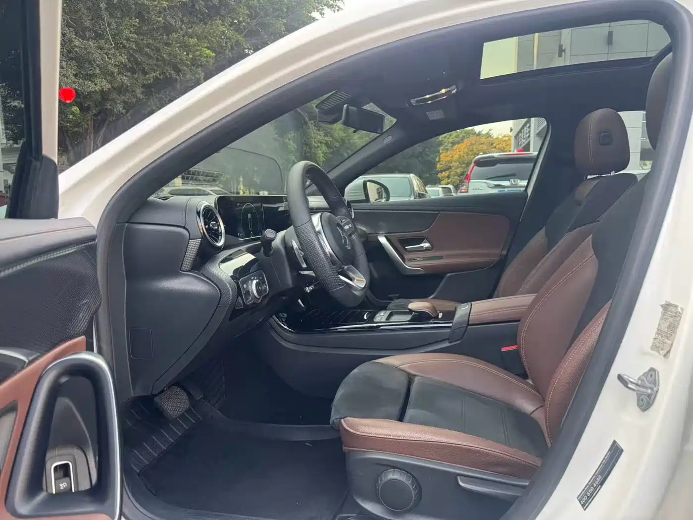 Mercedes-Benz A-Class 2019 A 180 L Sport Sedan фото 5