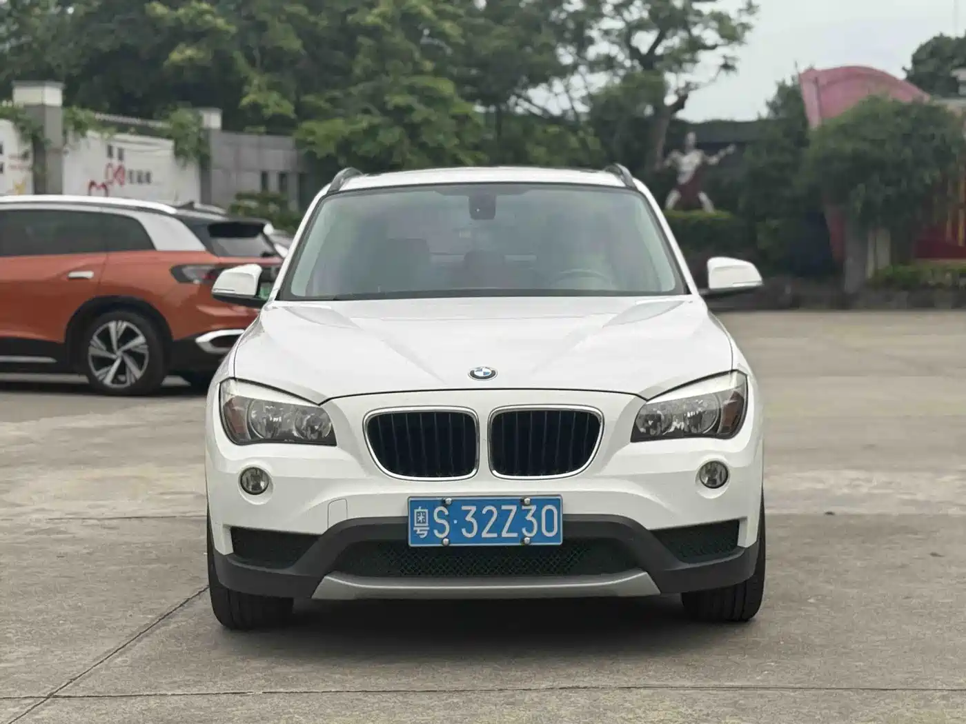BMW X1 2013 sDrive18i Leading фото 2