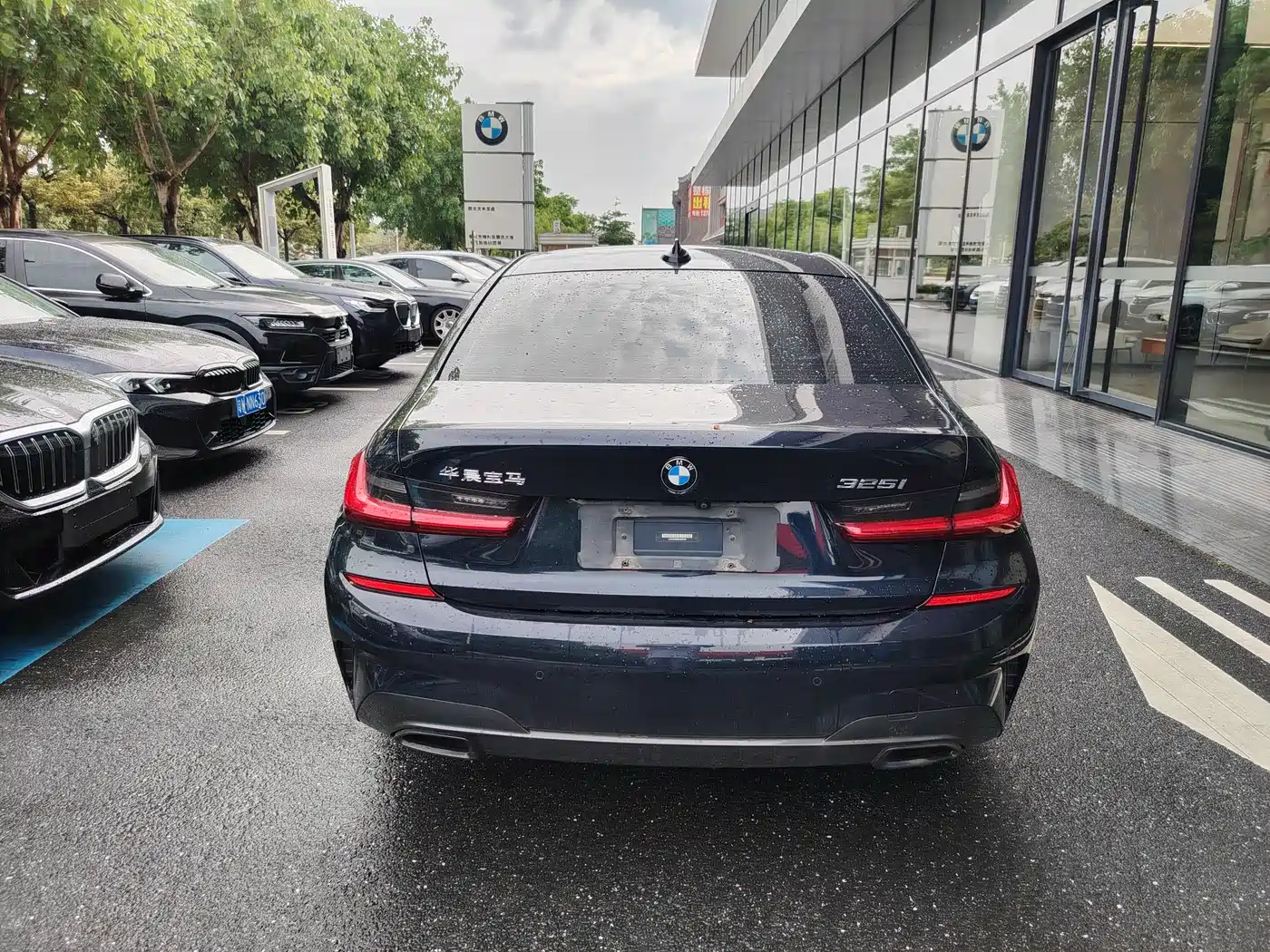 BMW 3 Series 2021 325i M Sport Night Edition фото 5
