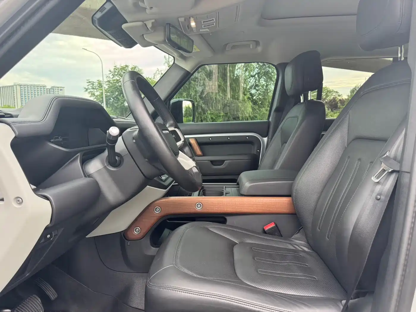 Land Rover Defender 2020 2020 110 P400 Launch Matte Silver Special Package Edition