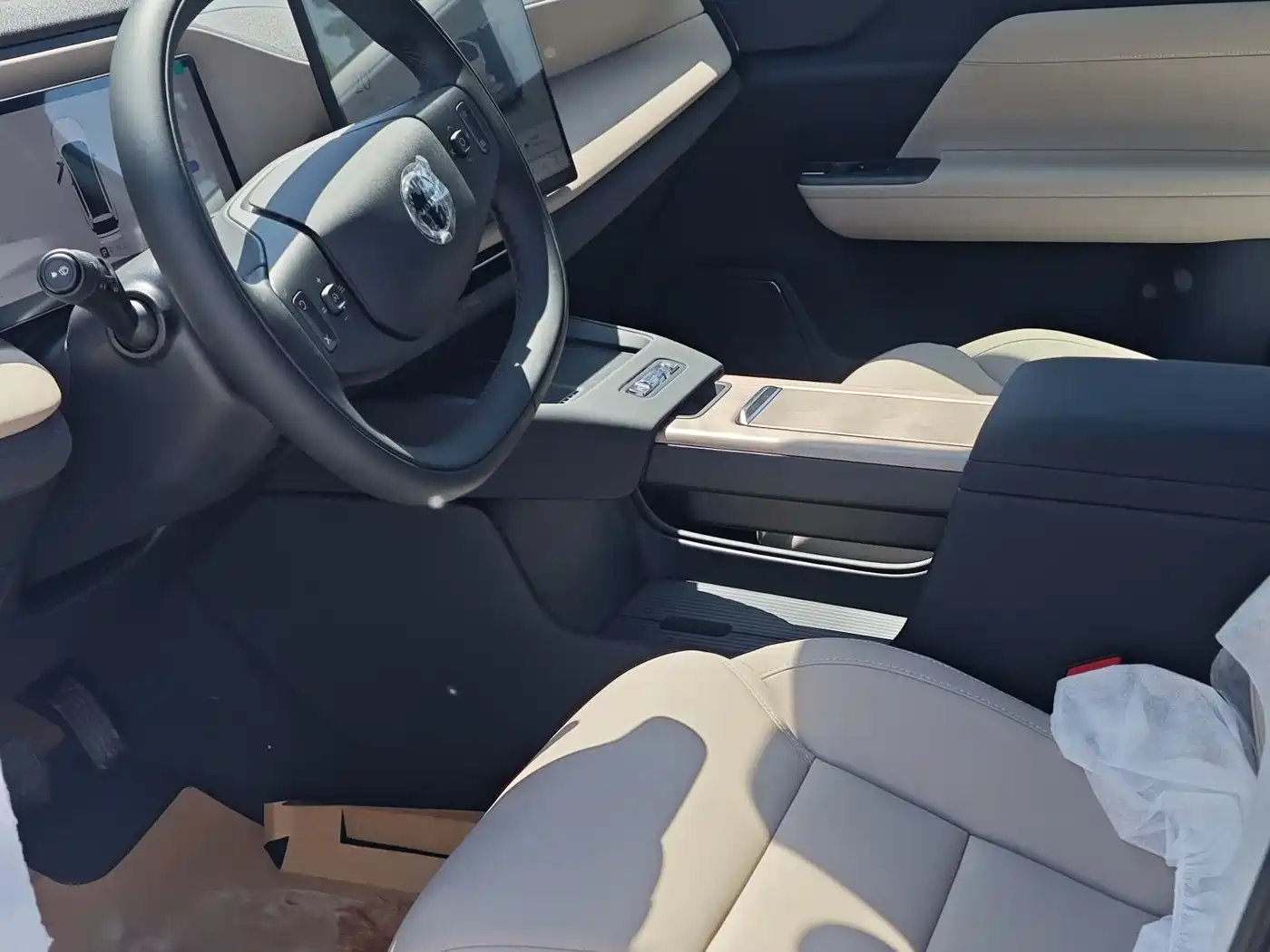 VOLVO XC70 PLUG-IN HYBRID