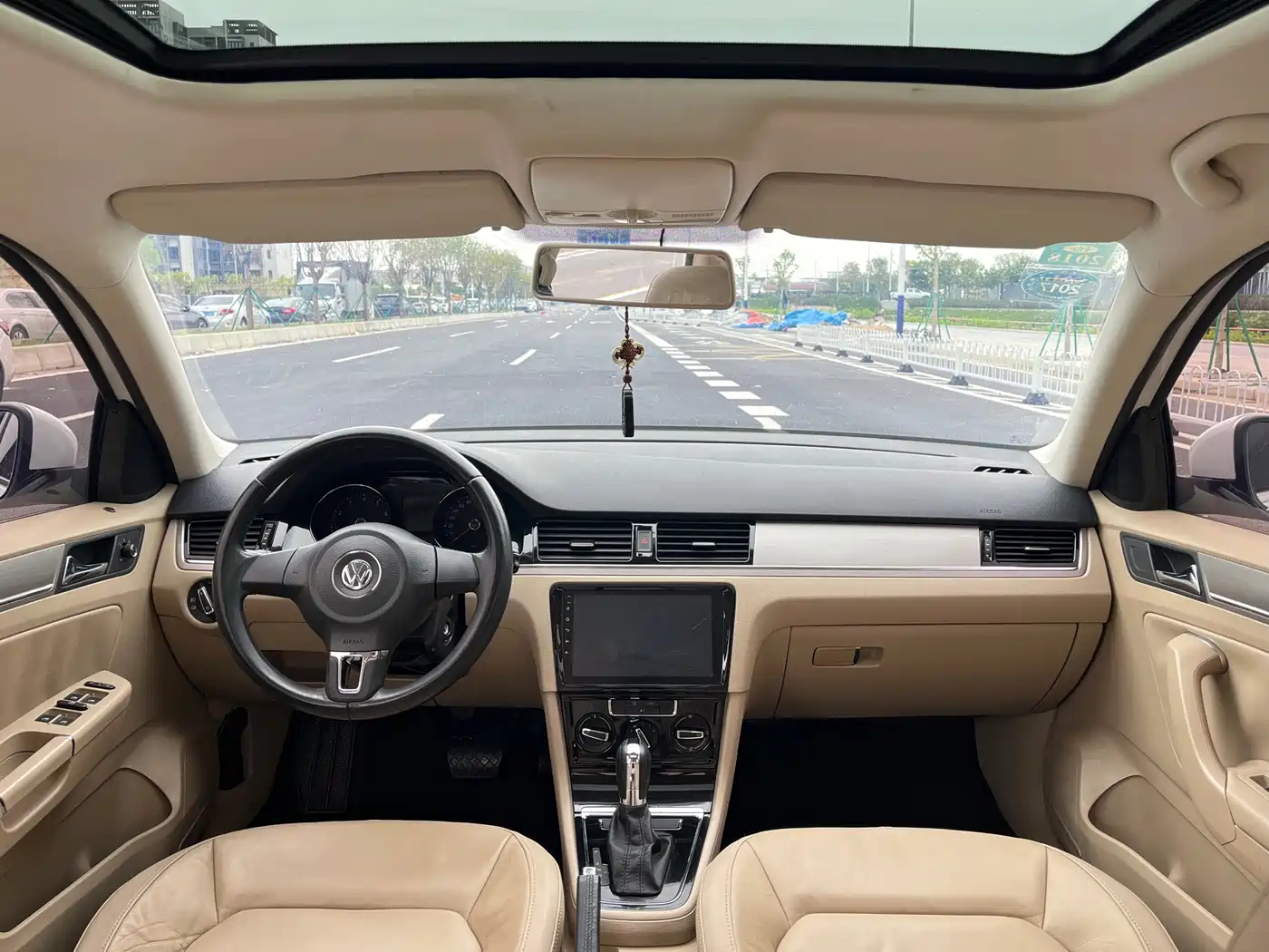 Volkswagen Bora 2014 1.6L Automatic Fashion Edition фото 10