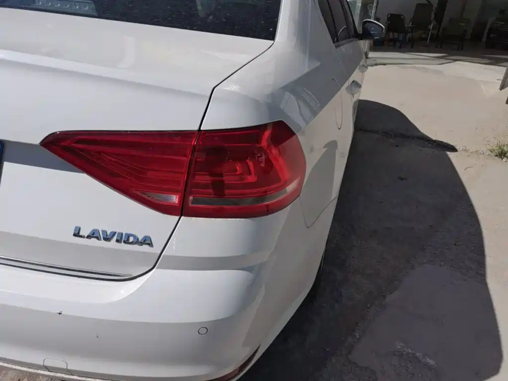 Фото 8 - Volkswagen Lavida